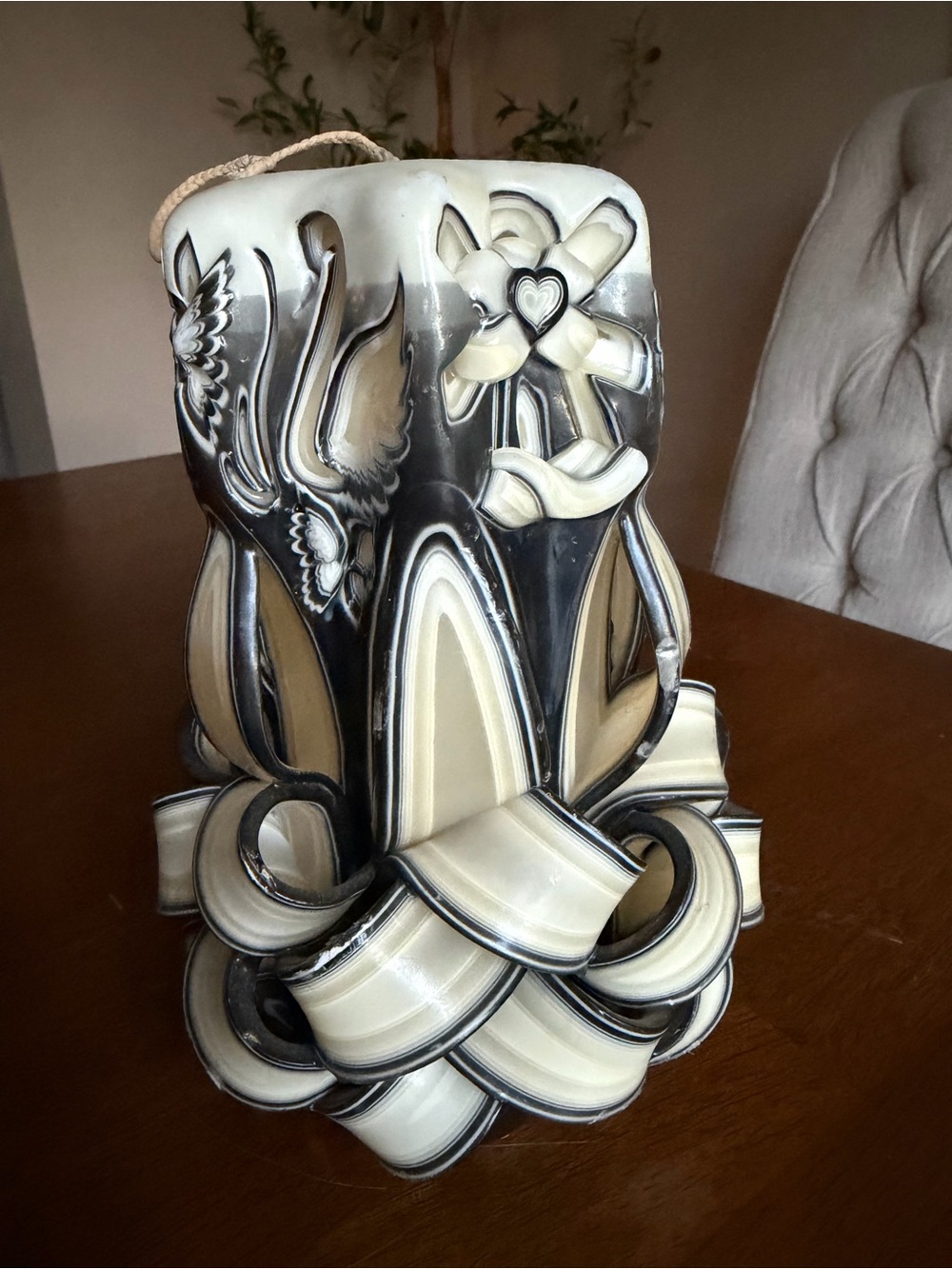 Retired Holland House Hand-Carved Dutch Garden Candle - Swan & Tulip Design
